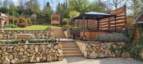 Отель Paradise Apartmanház  Эгер